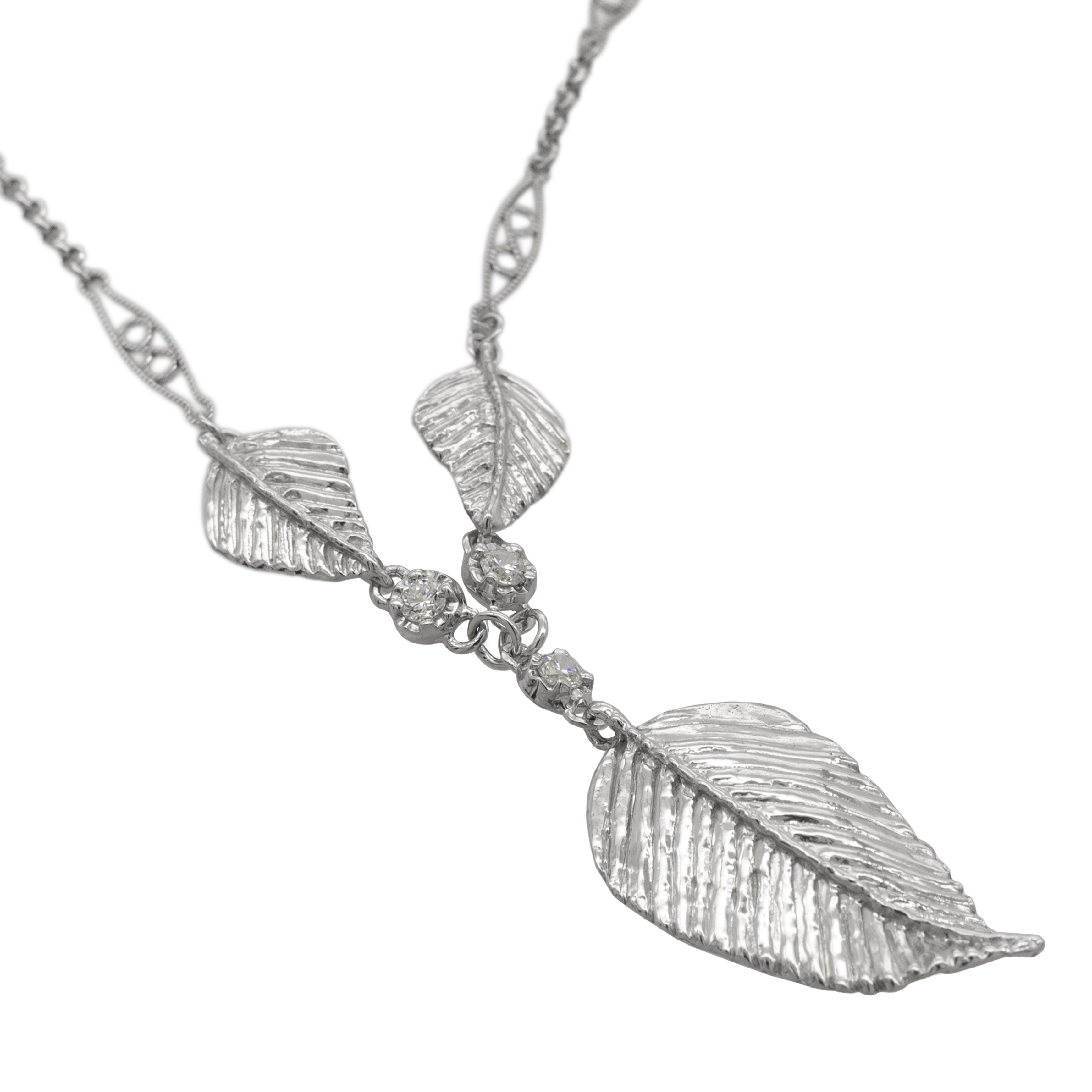 Elven Realms 3 Leaf Necklace: RIVENDELL™, MIRKWOOD™, LOTHLORIEN™