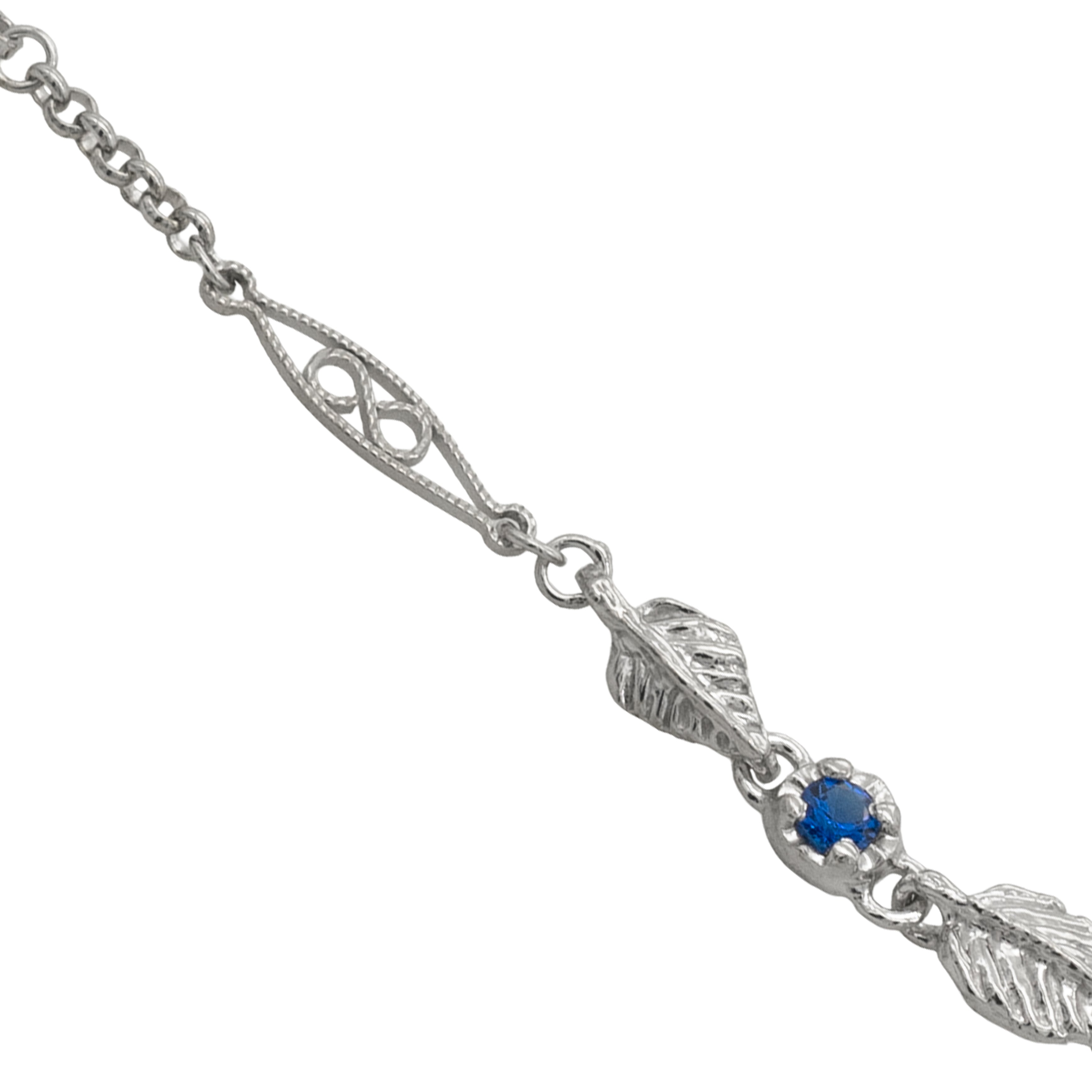 Elven Realms 9 Leaf Necklace: RIVENDELL™, MIRKWOOD™, LOTHLORIEN™