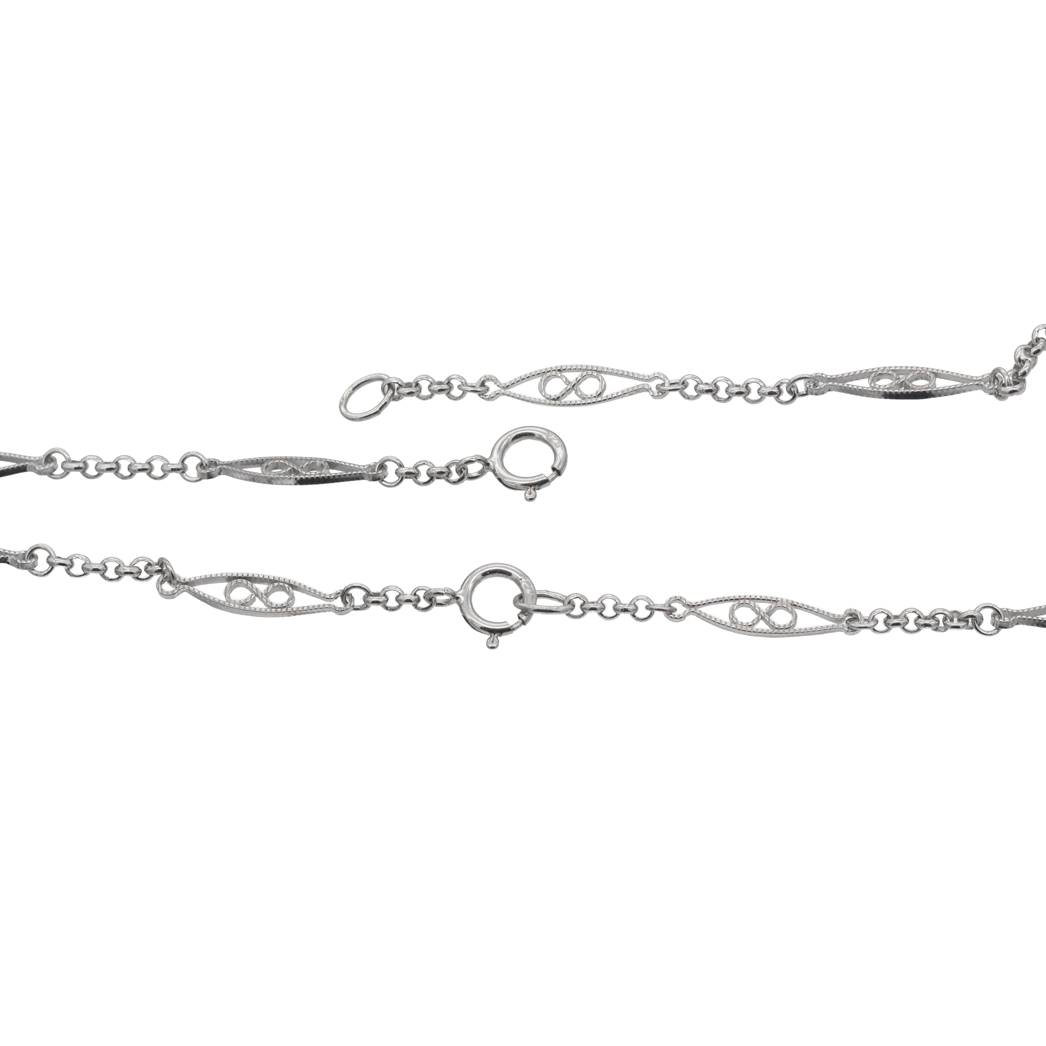 Elven Realms 3 Leaf Necklace: RIVENDELL™, MIRKWOOD™, LOTHLORIEN™