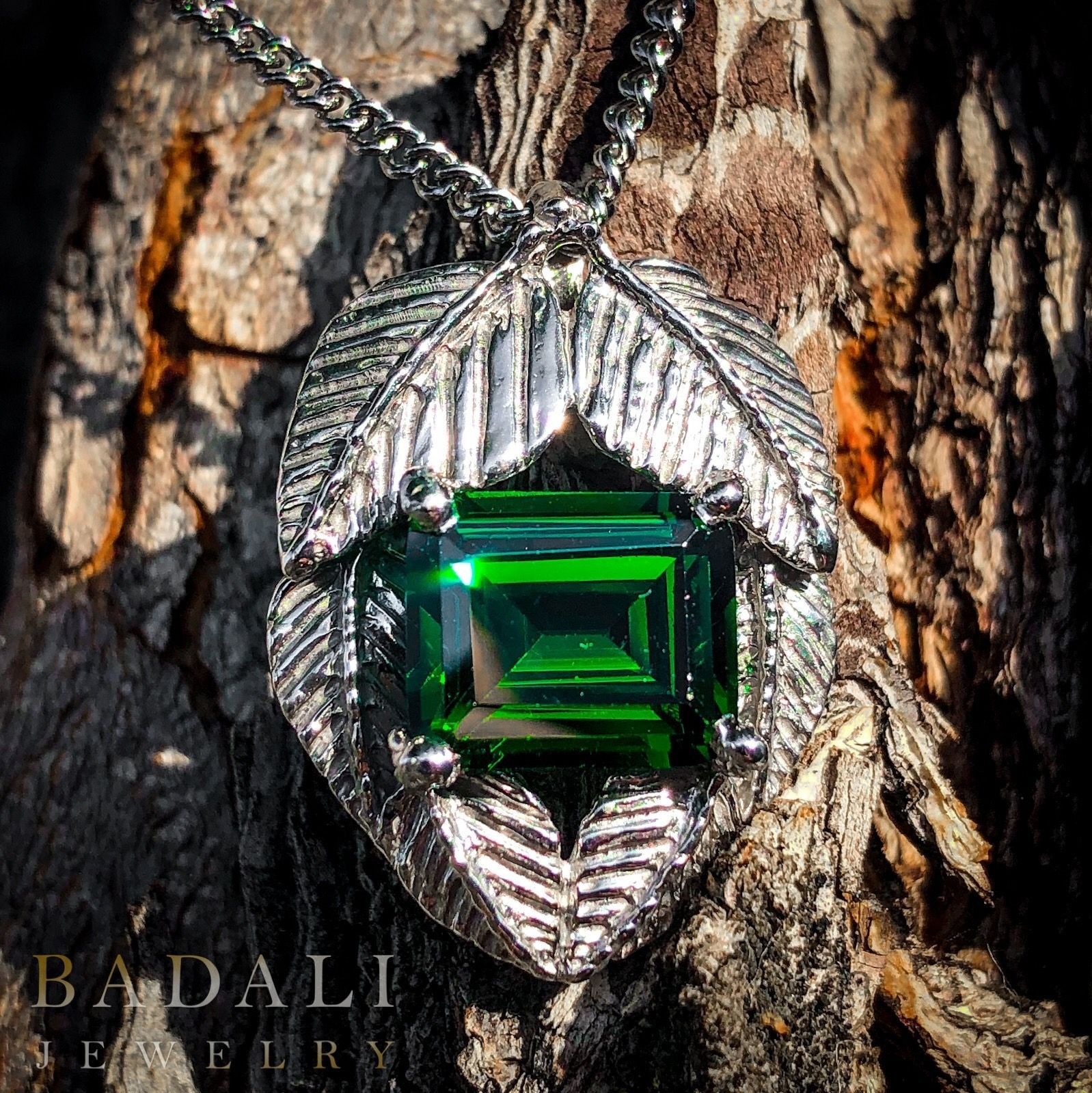 The Emeralds of GIRION - MIRKWOOD™ Elven Necklace - Badali Jewelry - Necklace