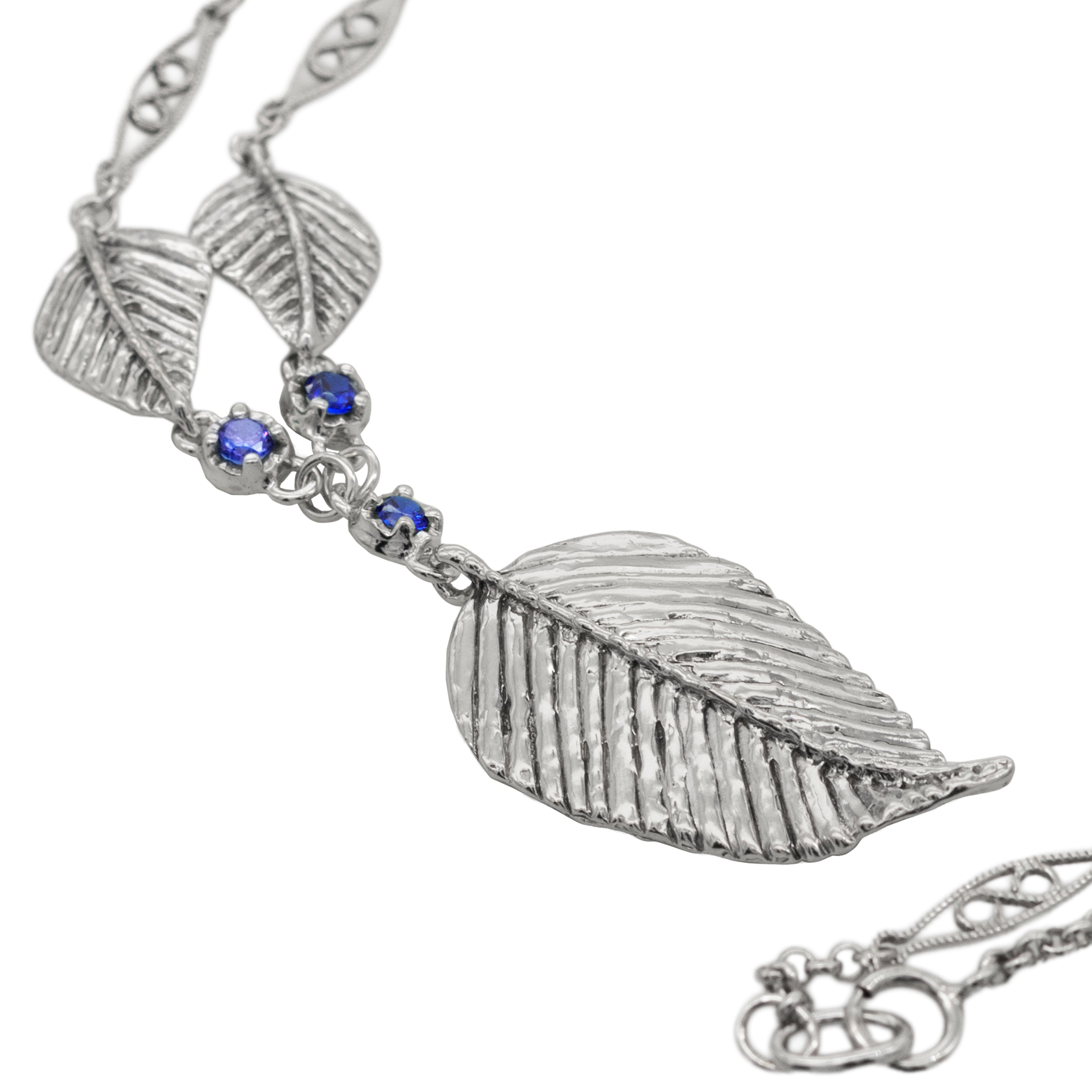 Elven Realms 3 Leaf Necklace: RIVENDELL™, MIRKWOOD™, LOTHLORIEN™