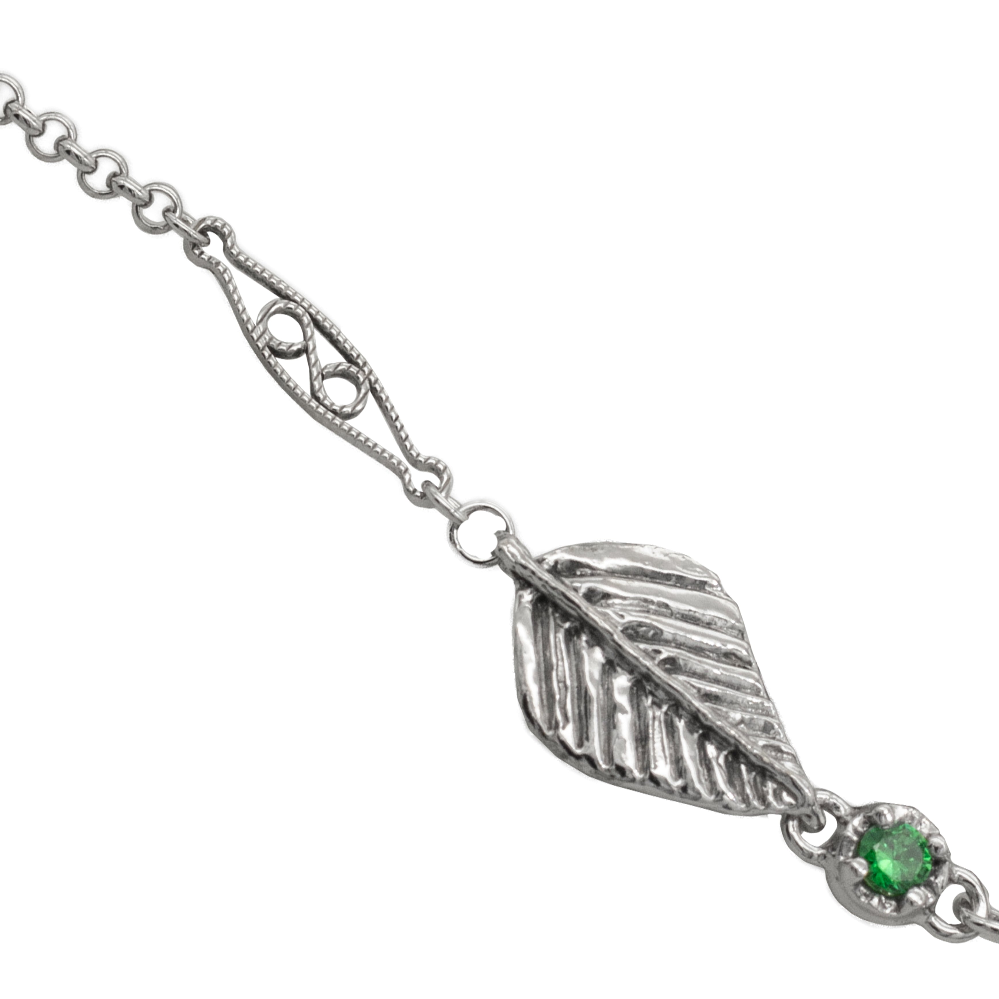 Elven Realms 3 Leaf Necklace: RIVENDELL™, MIRKWOOD™, LOTHLORIEN™