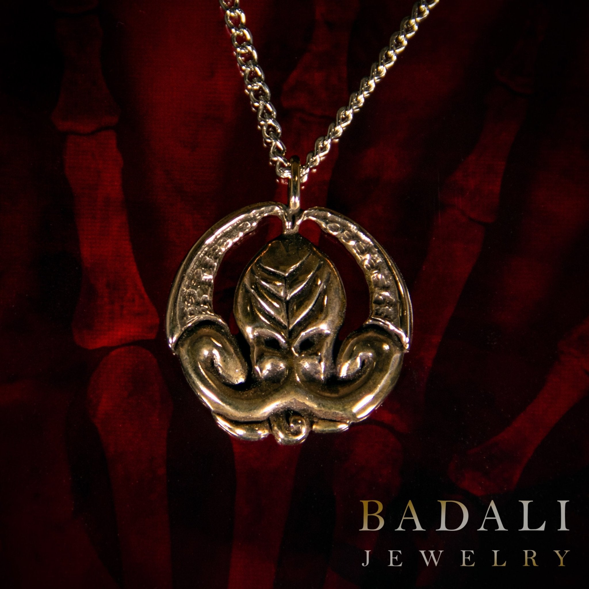 Cthulhu Medallion - Bronze - BJS Inc. - Necklace