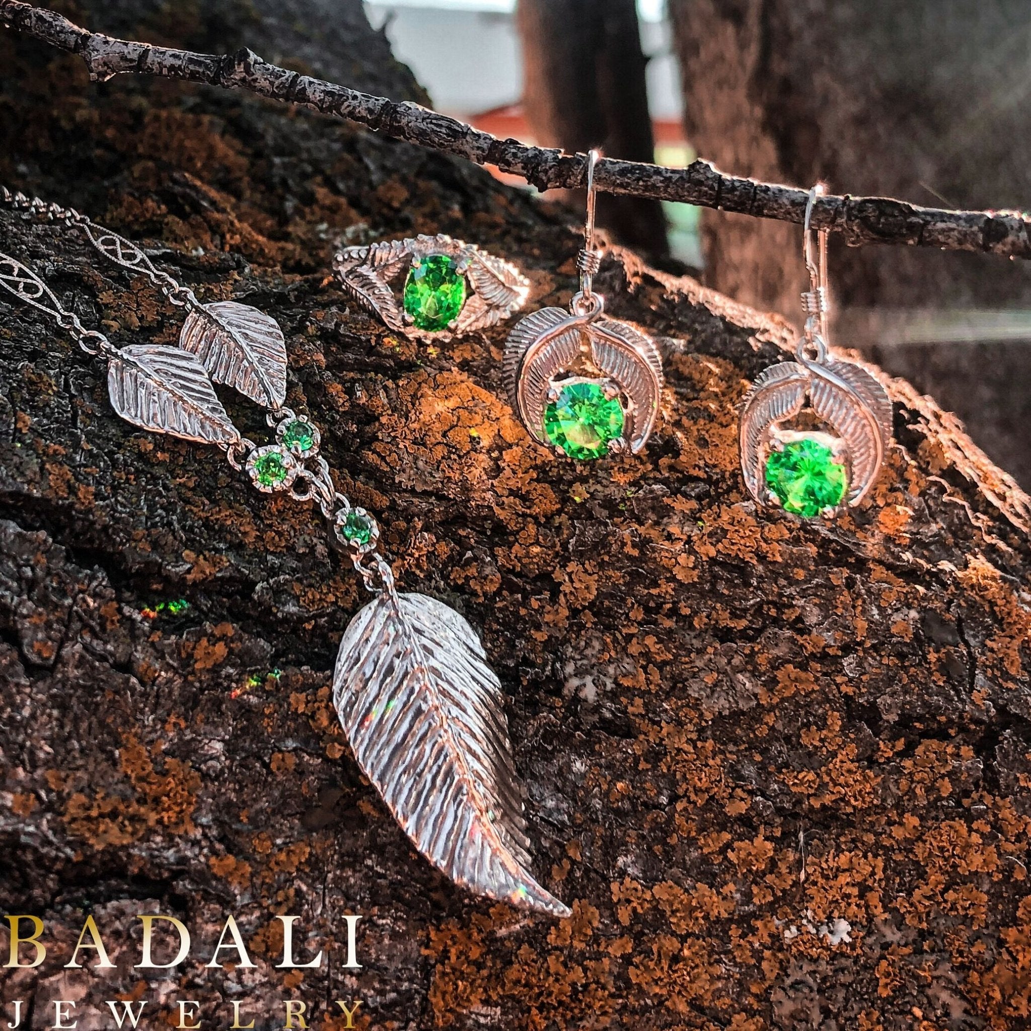 Elven Realms 3 Leaf Necklace: RIVENDELL™, LOTHLORIEN™, MIRKWOOD™ - Badali Jewelry - Necklace