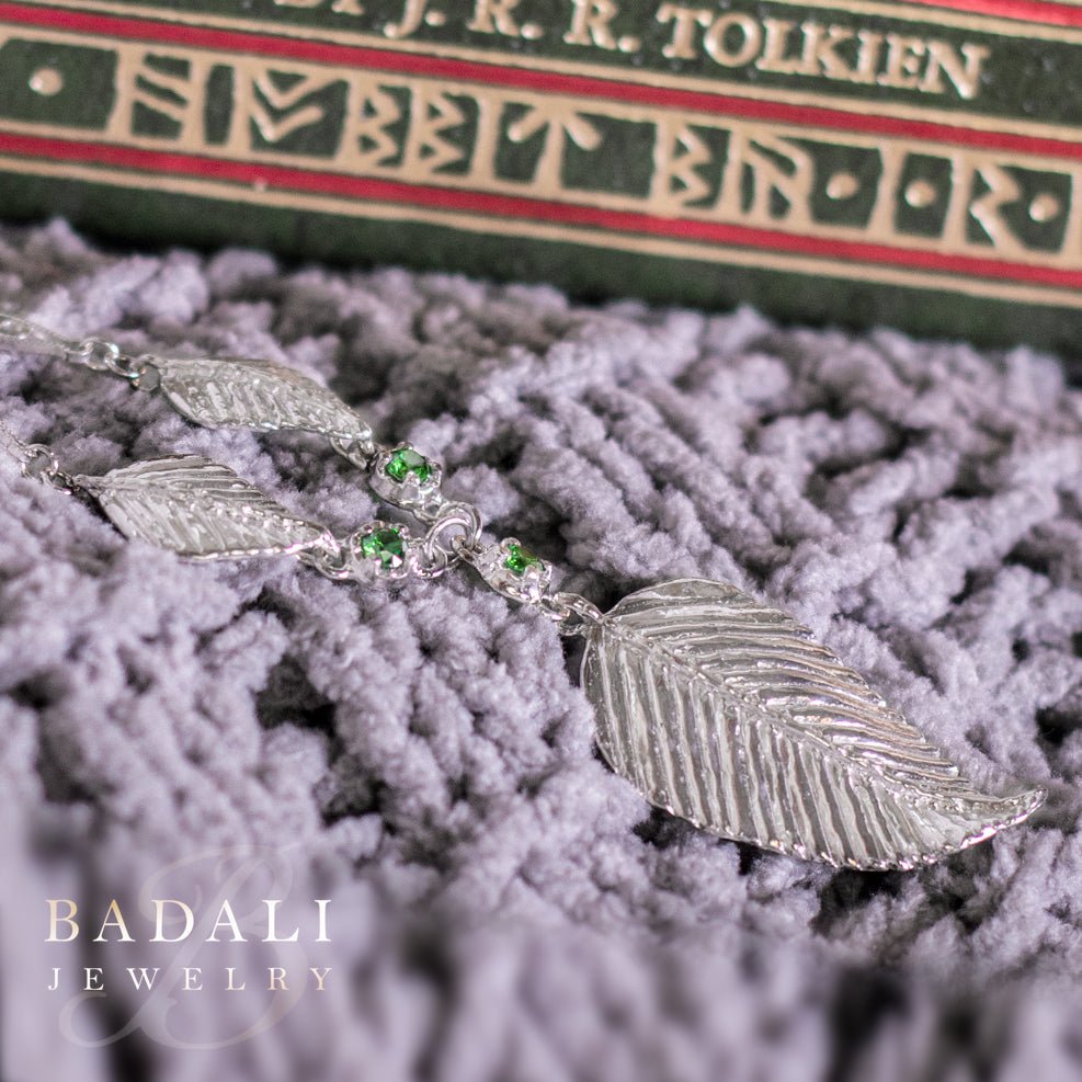 Elven Realms 9 Leaf Necklace: RIVENDELL™, MIRKWOOD™, LOTHLORIEN™ - BJS Inc. - Necklace